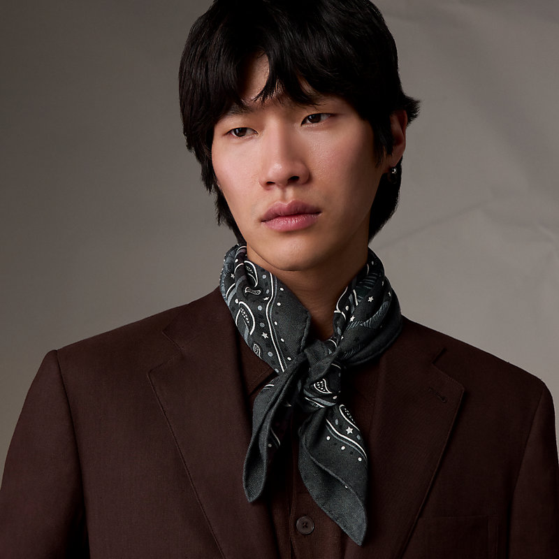 エルメス カレ65 バンダナ カレH 65 《AWOOOOO!・ バンダナ》 | Hermès - エルメス-公式サイト